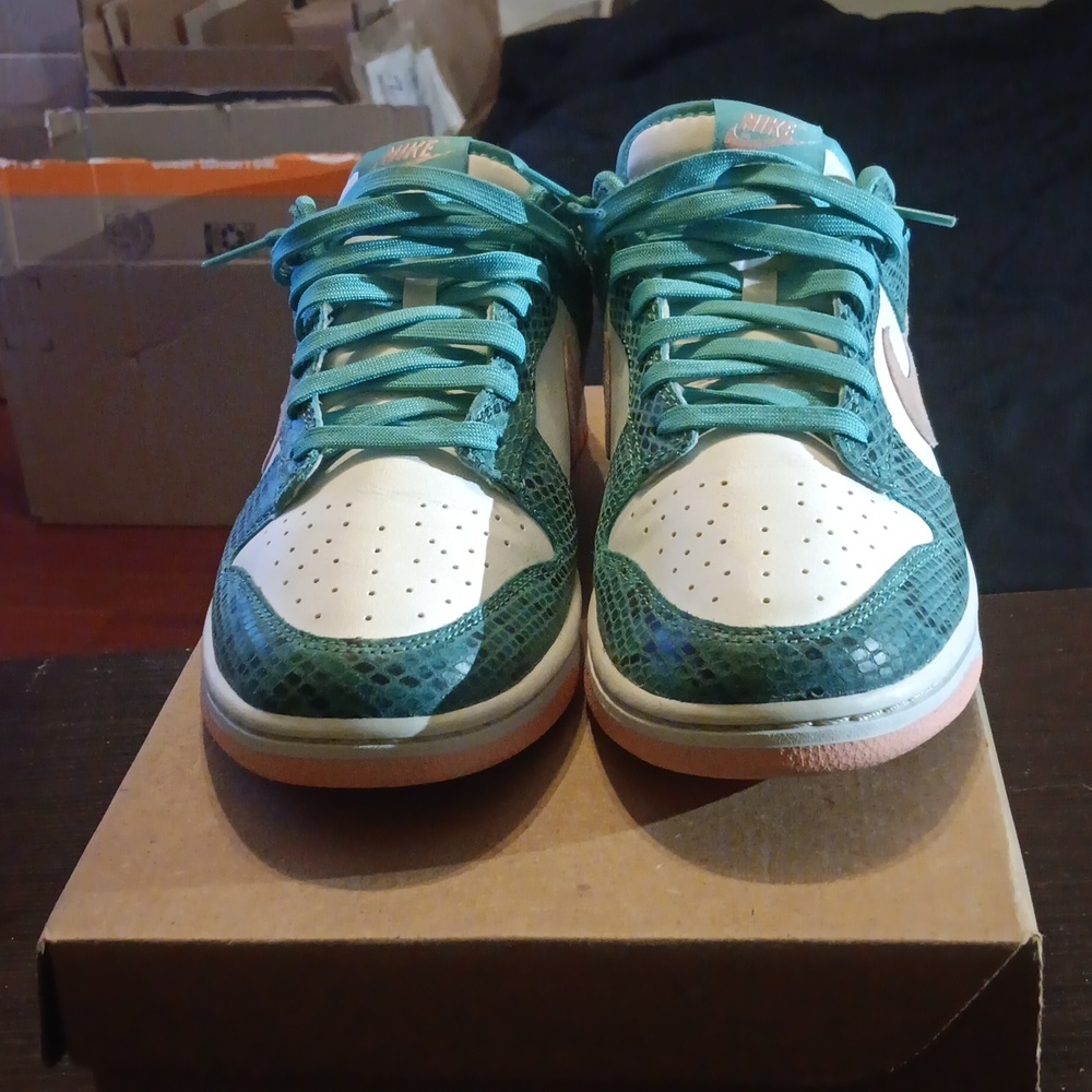 Nike Dunk Low ME Snakeskin Washed Teal Bleached Coral Men's SZ 11 EUC - Picture 4 of 9